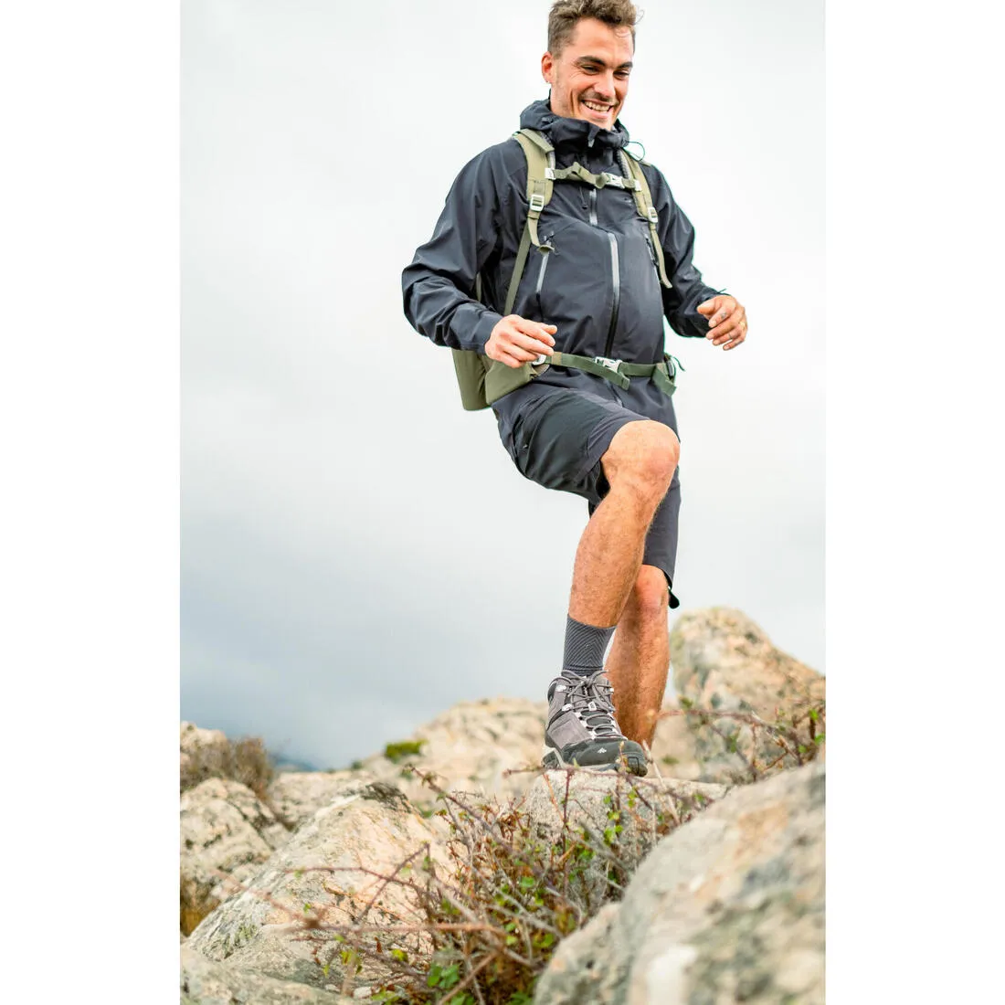Men's Hiking Lightweight Waterproof Jacket MH500